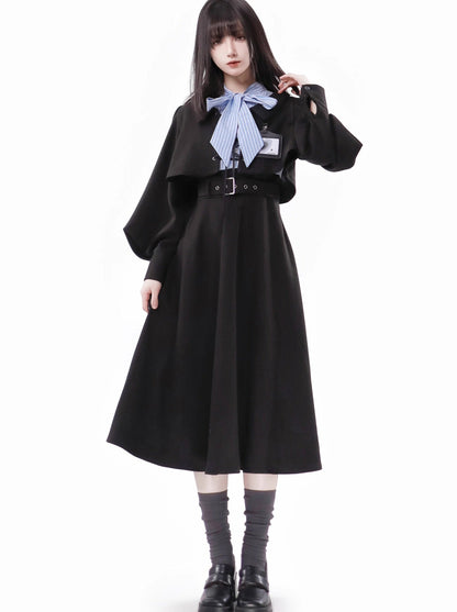 Blau-schwarz gestreifter Collegeanzug