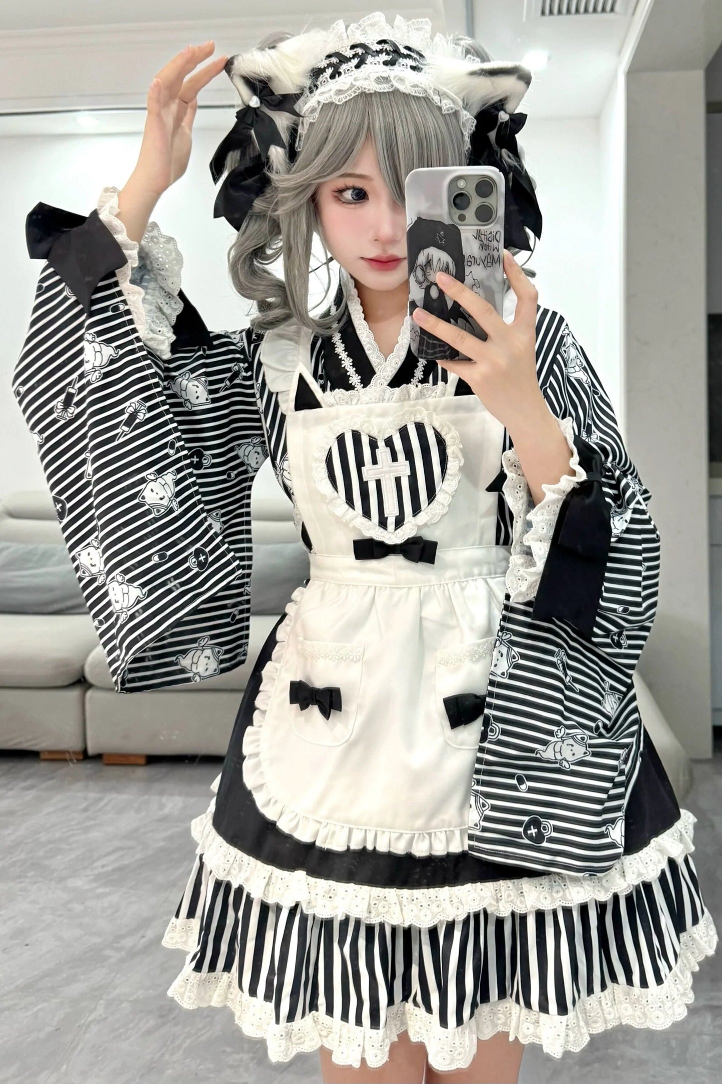 ロリータメイドの日本の医療ストライプ