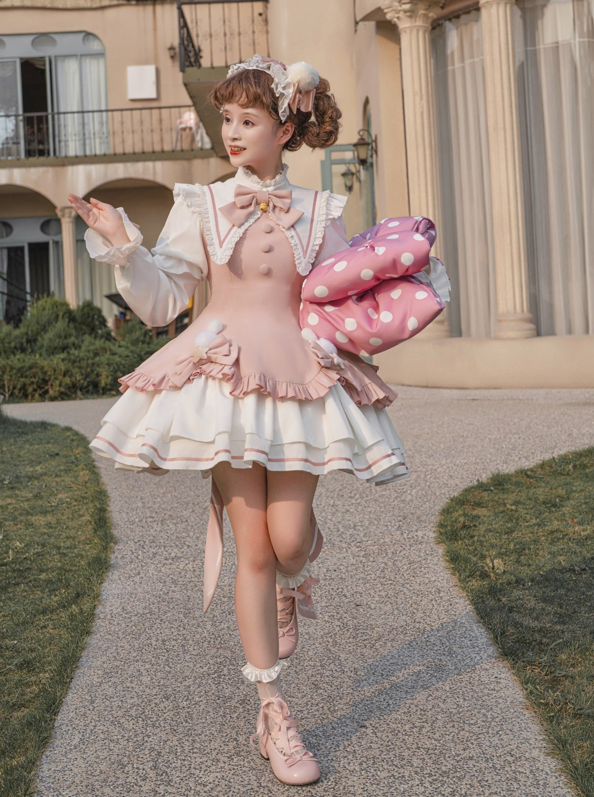 Süßes Lolita-Kleid. Magisches Reservat-Mädchen, mädchenhaft