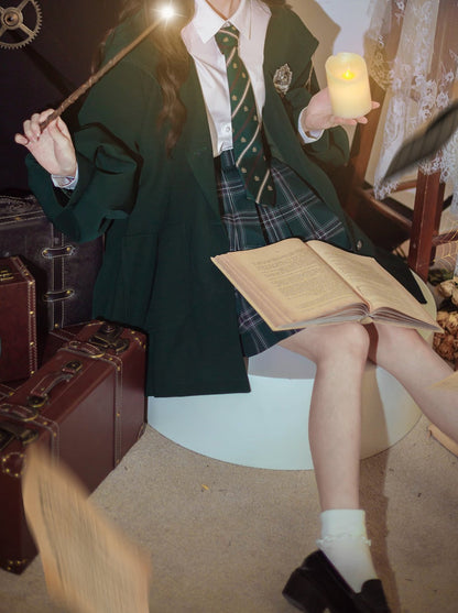 College Cloak Jacket Brooch Retro Magic + College