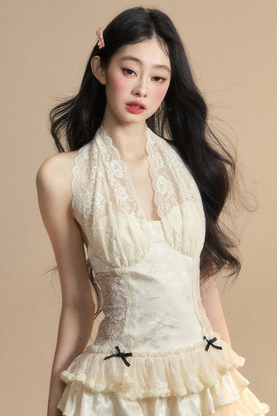 Süßes Neckholder-Spitzenkleid