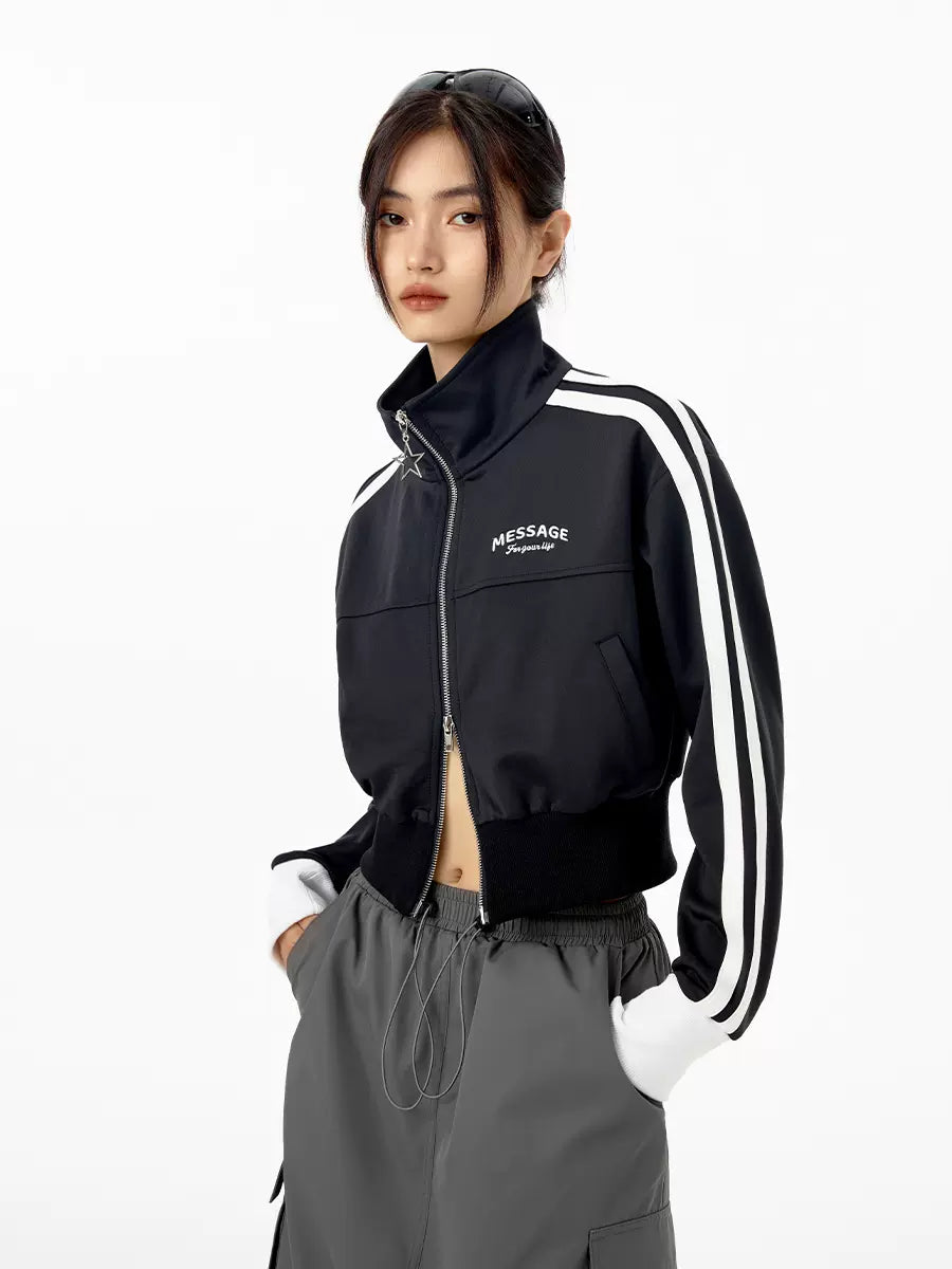 Top mit Reißverschluss, kurzes Logo, hoher Kragen