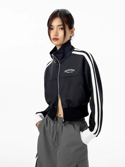 Top mit Reißverschluss, kurzes Logo, hoher Kragen