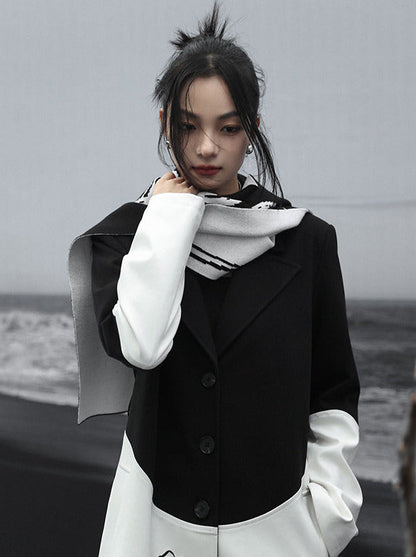 Scarf White Contrast Knit Black and Design Shawl