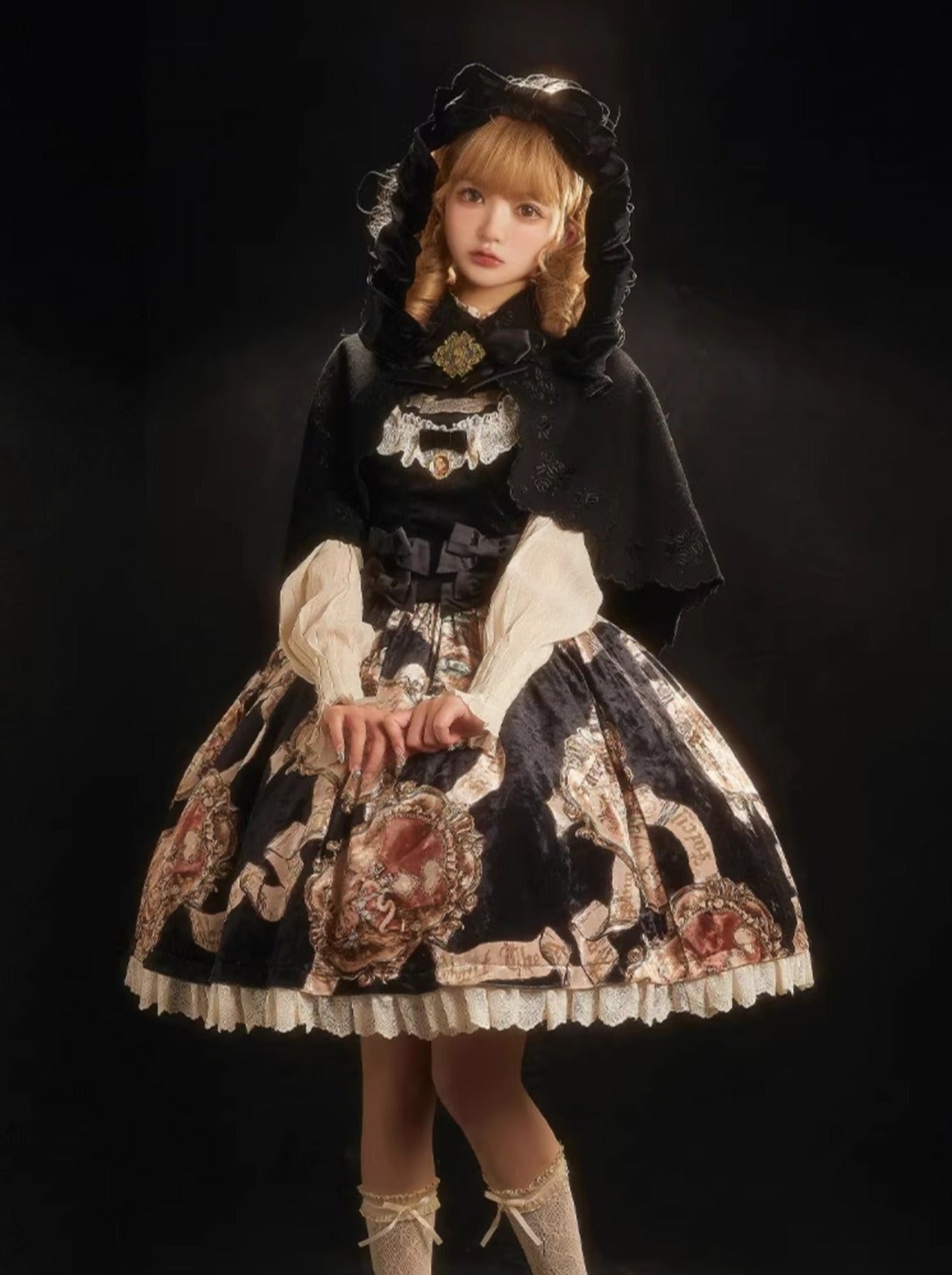 Lolita Cape Dry Doll Antiker Embroy Cape