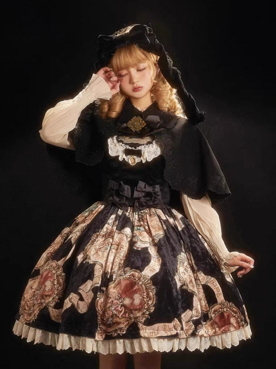 Lolita Cape Dry Doll Antiker Embroy Cape