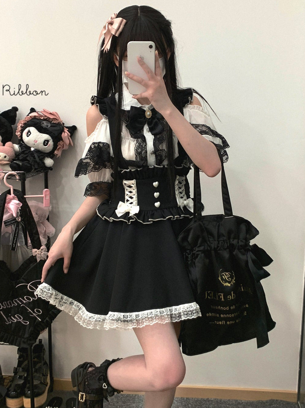 Spitzenrock mit Rüschen-Schulterriemen und Love Back