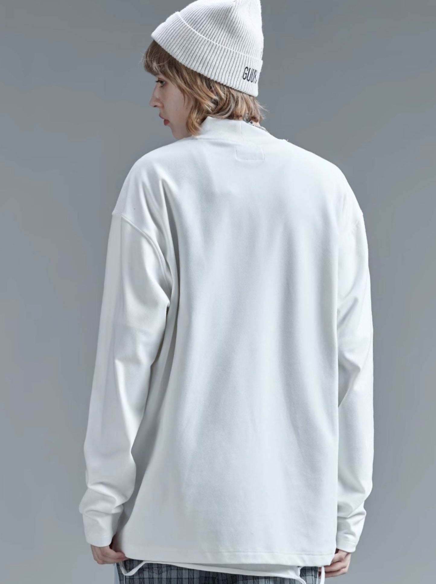 Oberteile mit Logo und mittelhohem Kragen