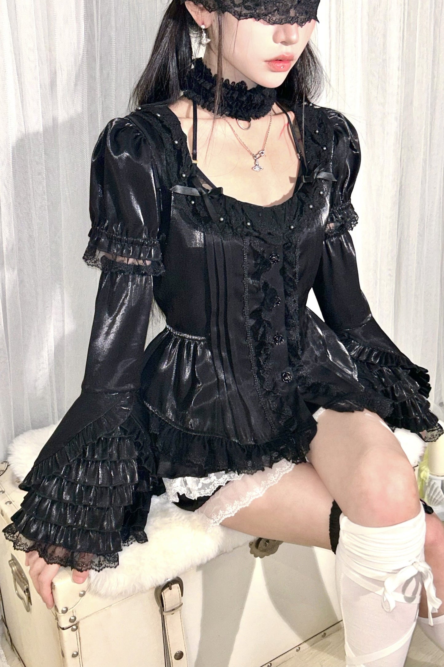 Square Top Shine Neck Sleeve