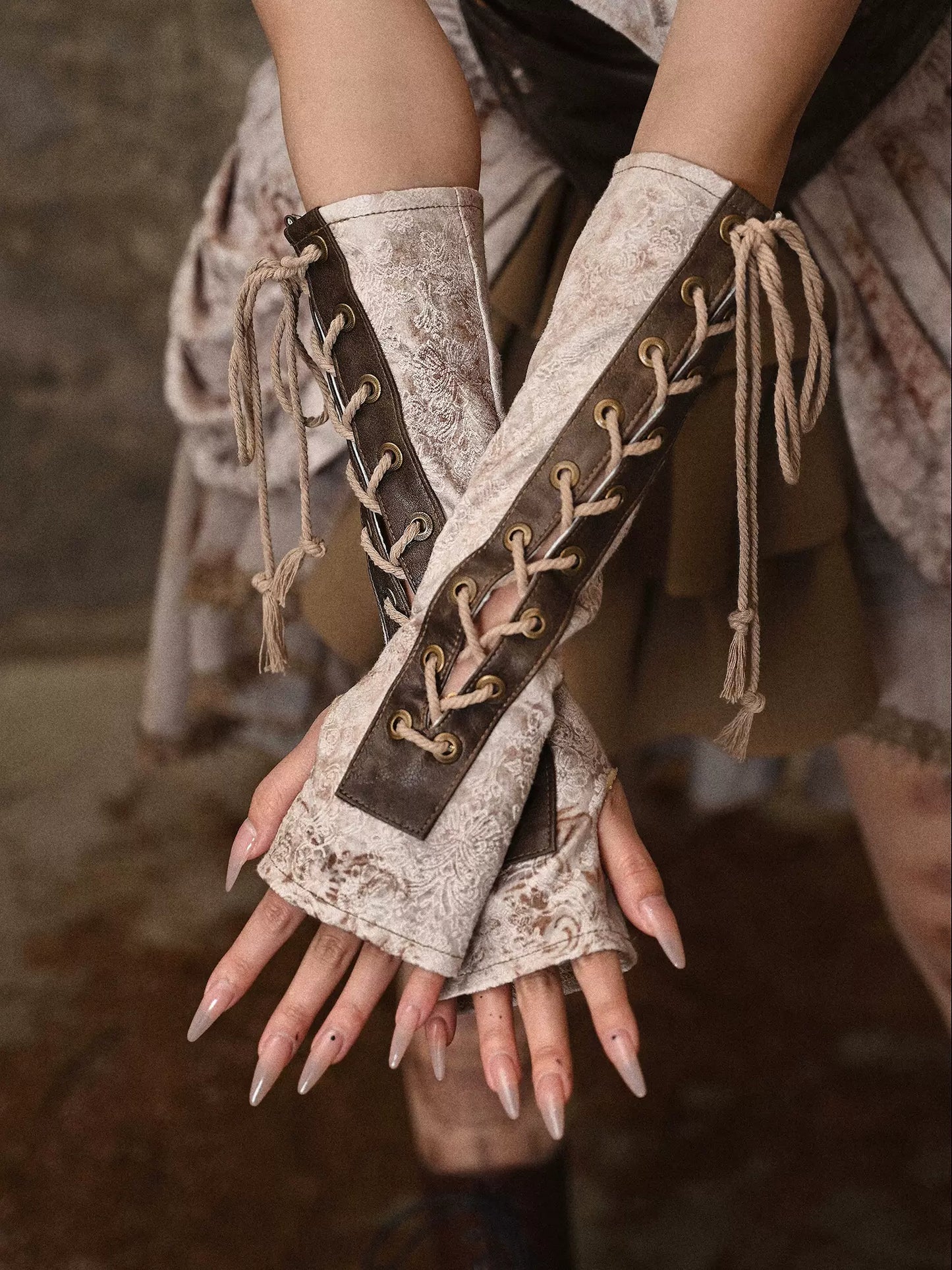 レッグブラウンレースアップウォーマー