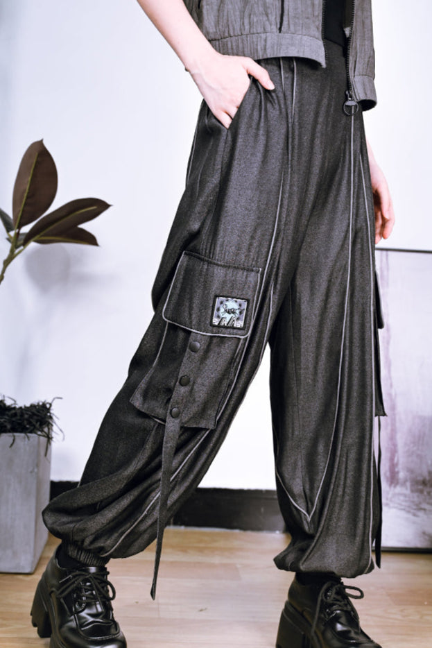 シックなチャイナプリントのドレープパンツ