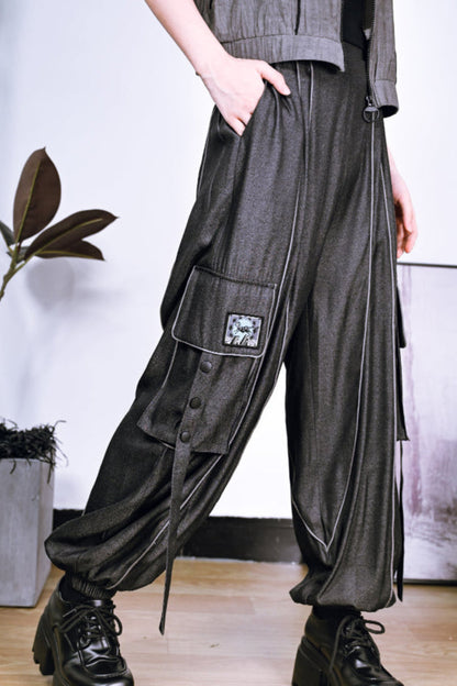 シックなチャイナプリントのドレープパンツ