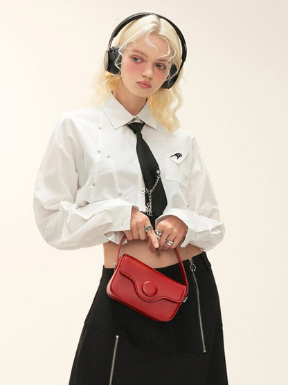 Weißes Hemd Schneiderei dekonstruiert