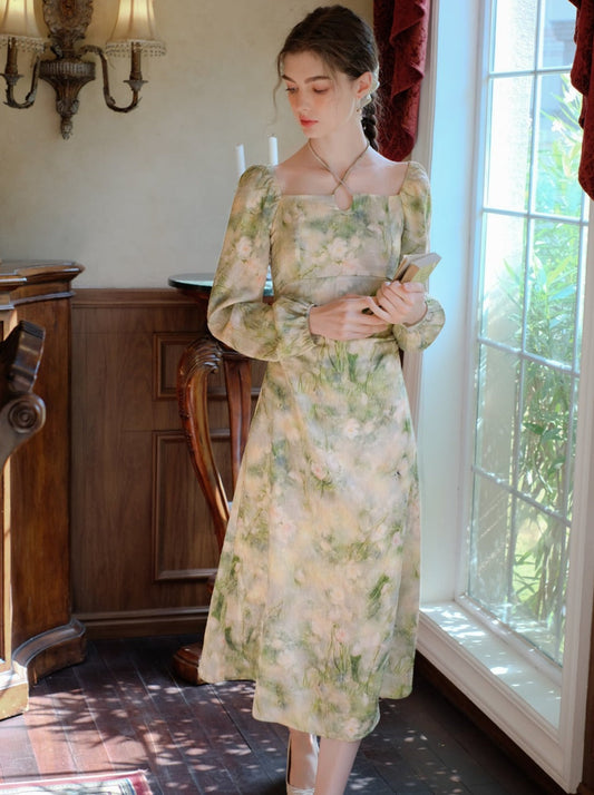 Elegantes, quadratisches Retro-Kleid mit grünem Hals