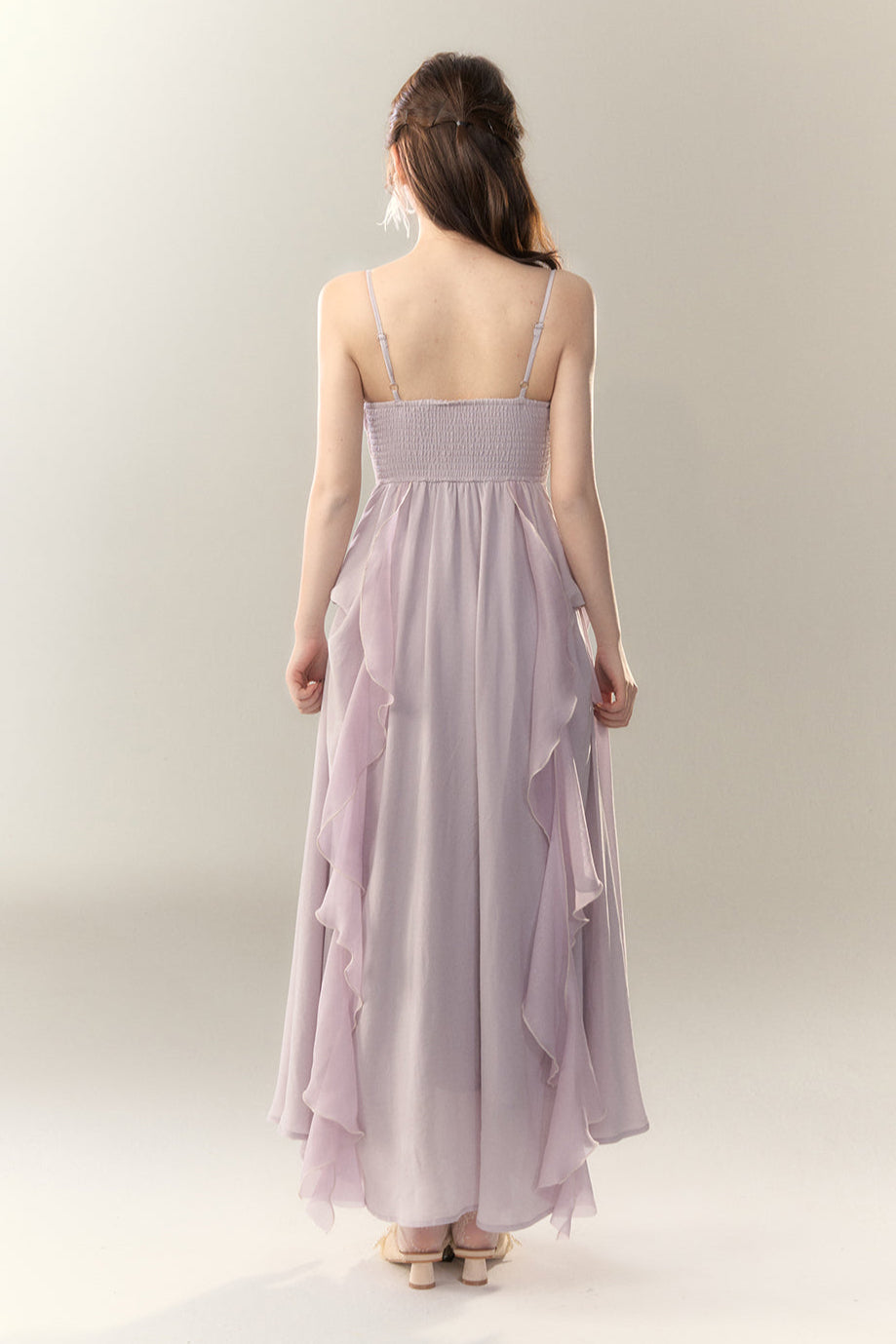 Rosenkleid mit schwerer Rüschenarbeit