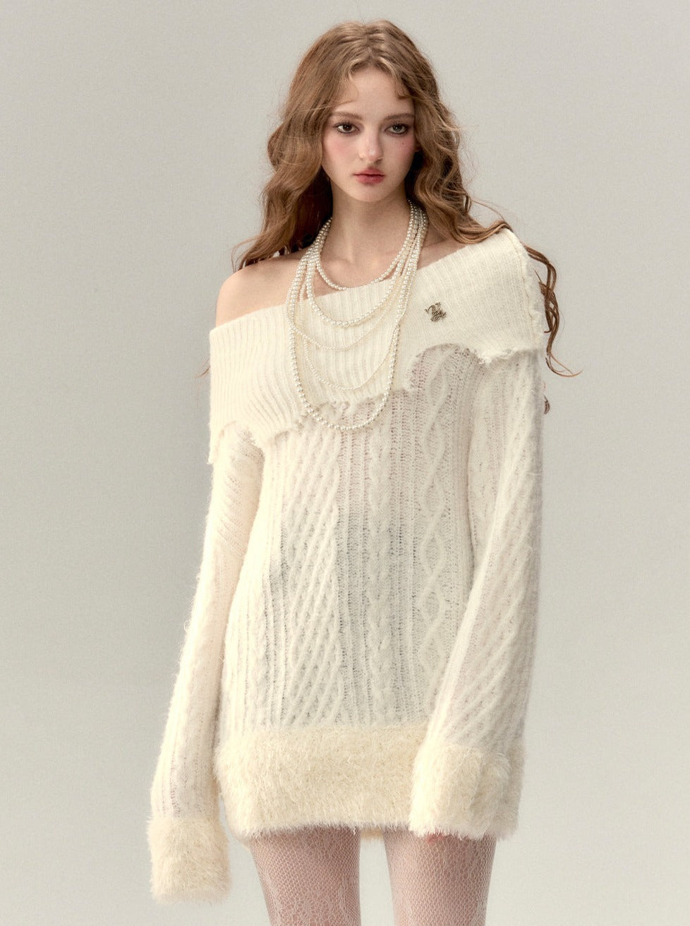 Schulterfreies, einspitziges Felltop