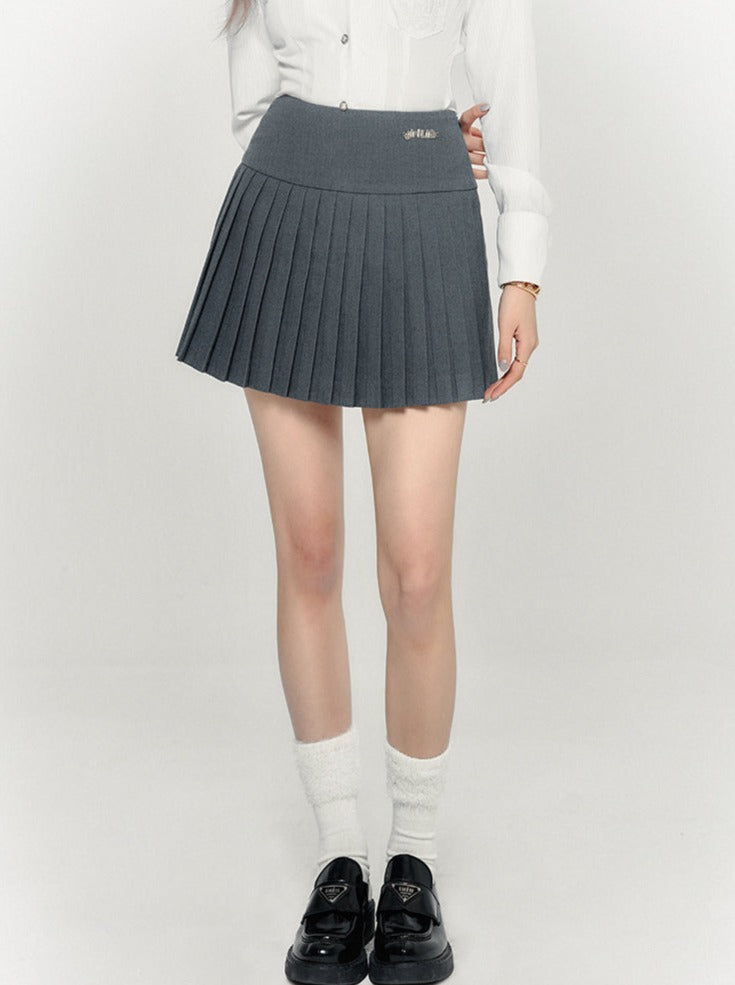 レトロシャツベスト + スリムスカート カレッジプリーツ