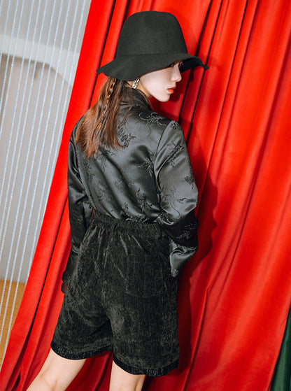 Schwarze Shorts mit Stickerei aus Chinasamt