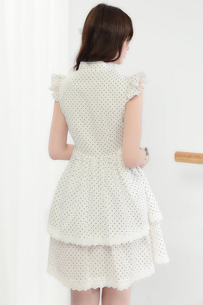 Fliegendes Kleid mit doppelten Kuchenschichtärmeln