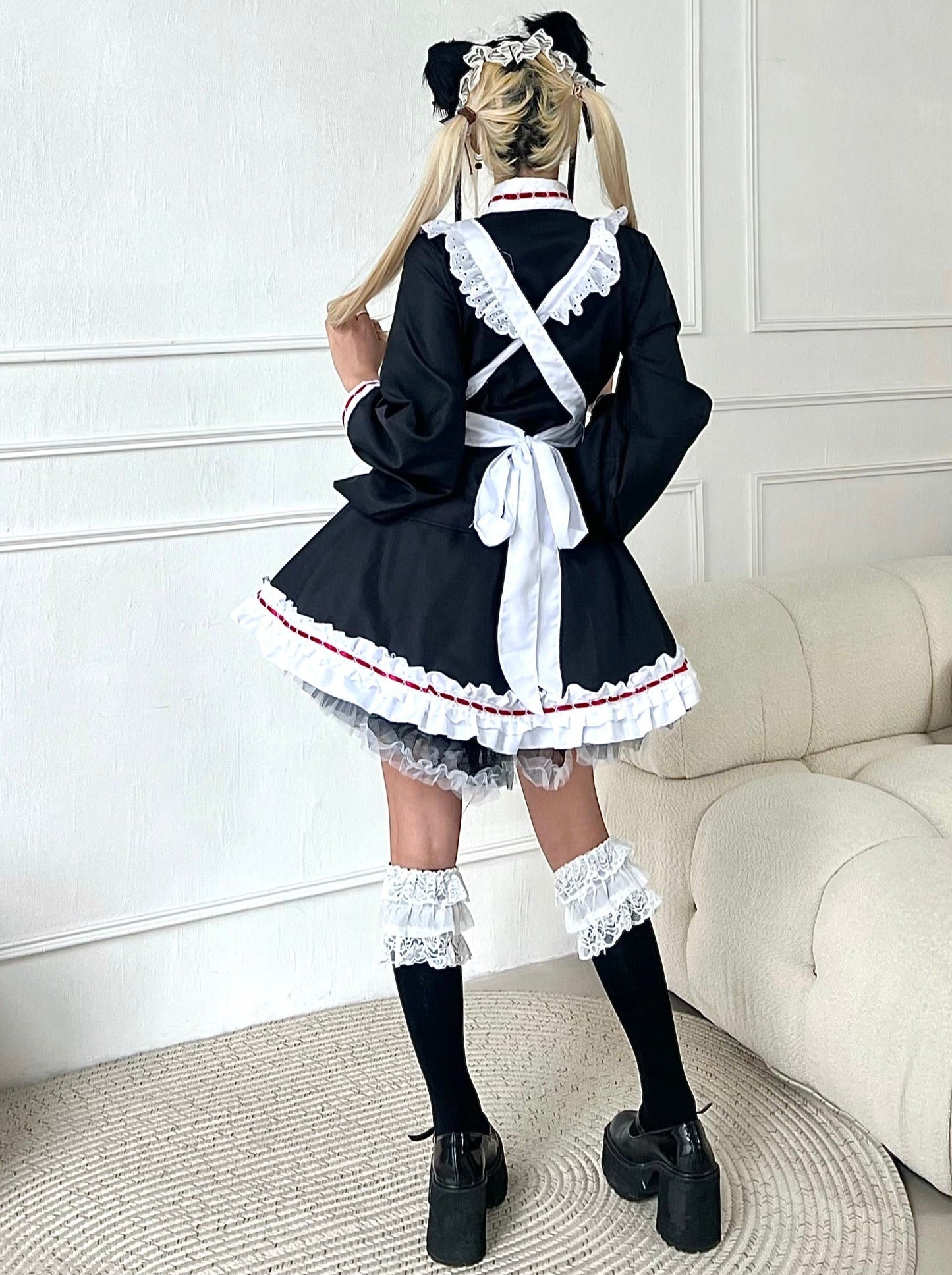Kleid Monochrome Maid Frilled