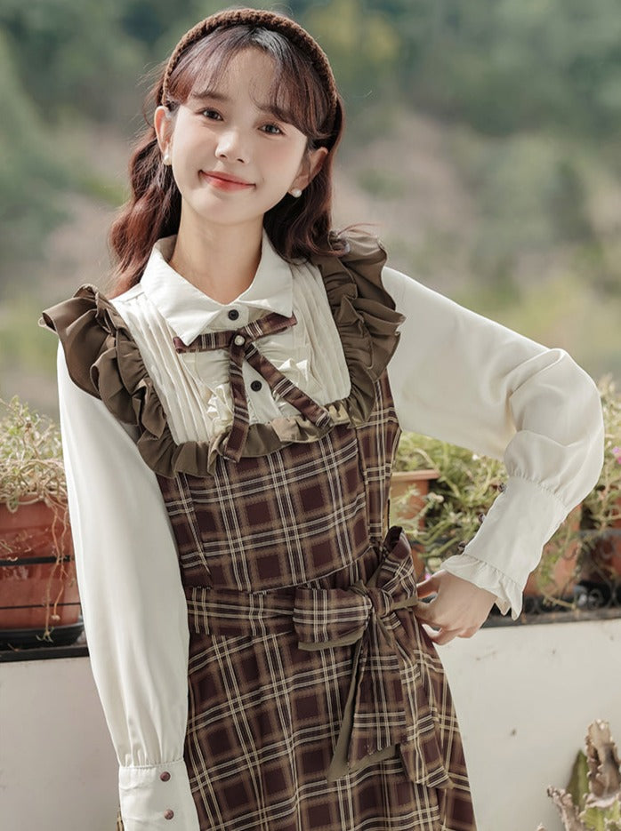 ブラウンのレトロスカートスタイル、サスペンダー、ヘップバーン、フレンチフリル