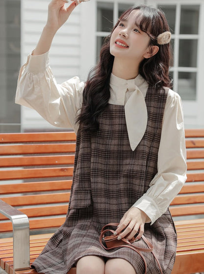 Karierter Rock, Schleifenhemd + Hosenträger