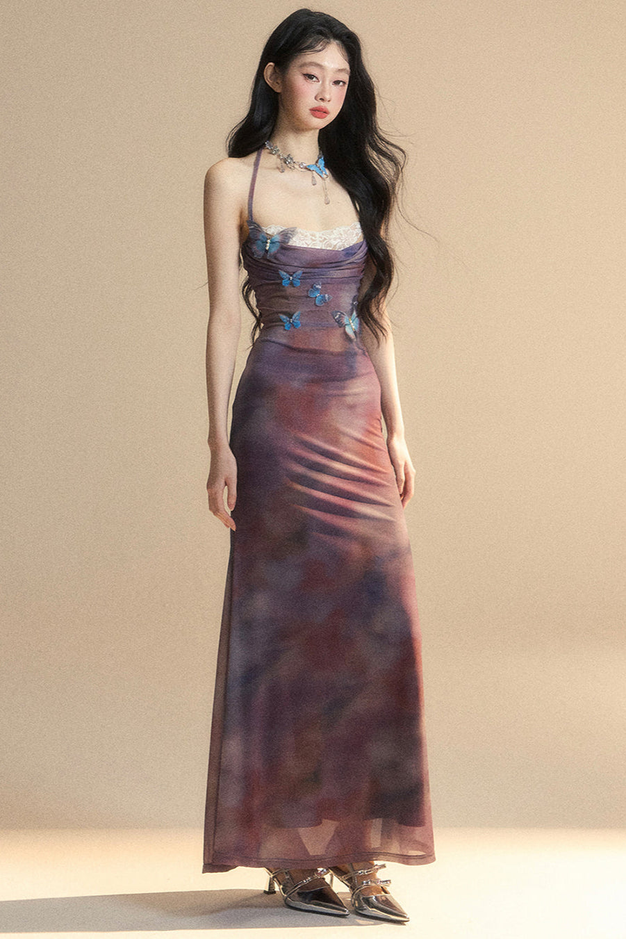 Eng anliegendes One-Shoulder-Spitzenkleid