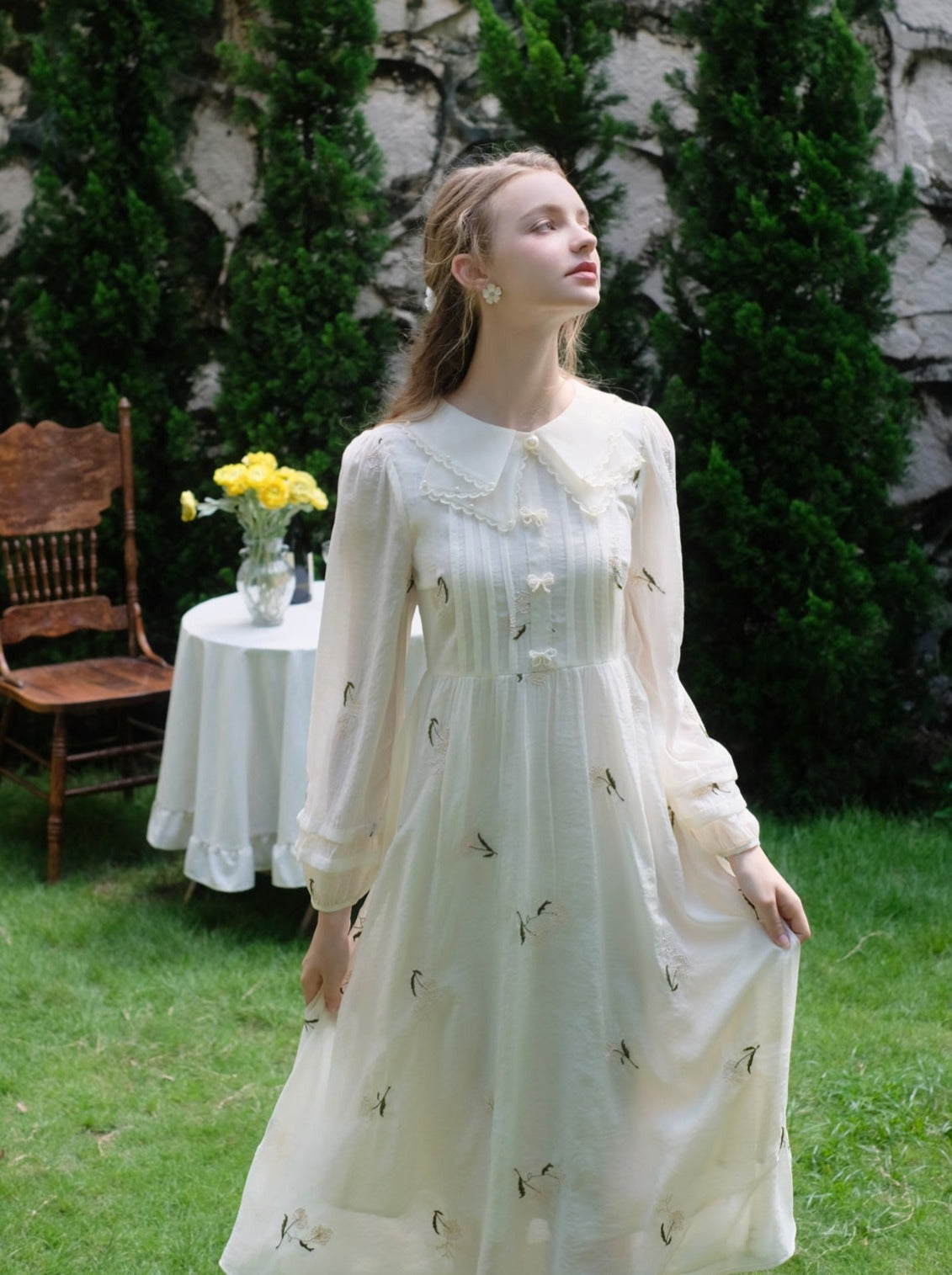 優しいベビーフラワーフレンチスタイルドレス