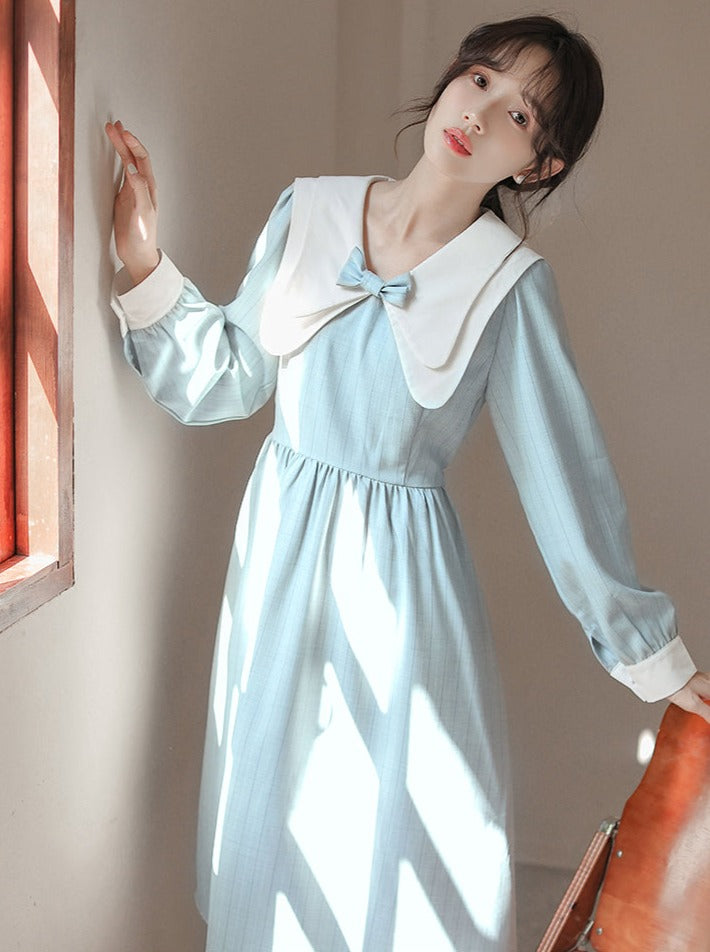 Robe de poupée couleur douce française