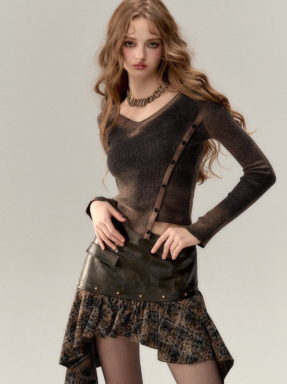 アシンメトリーレザーレトロスカート