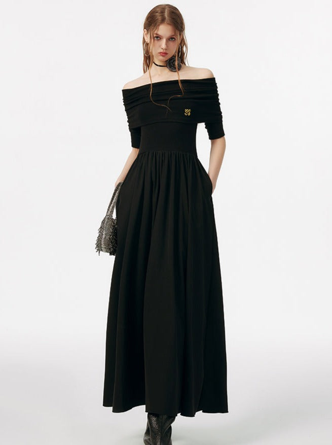 モードなオフショルダーロングドレス