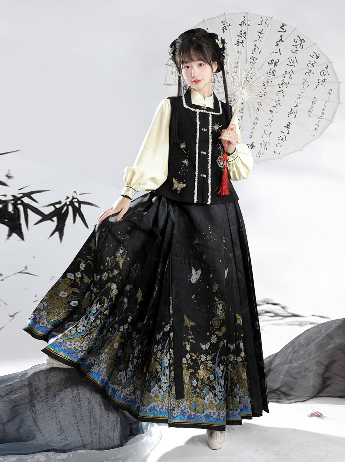 Weste Rock Plissee Bluse Wunderschöner Schmetterling