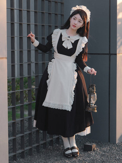 Dienstmädchenkleid Spitze Plissee