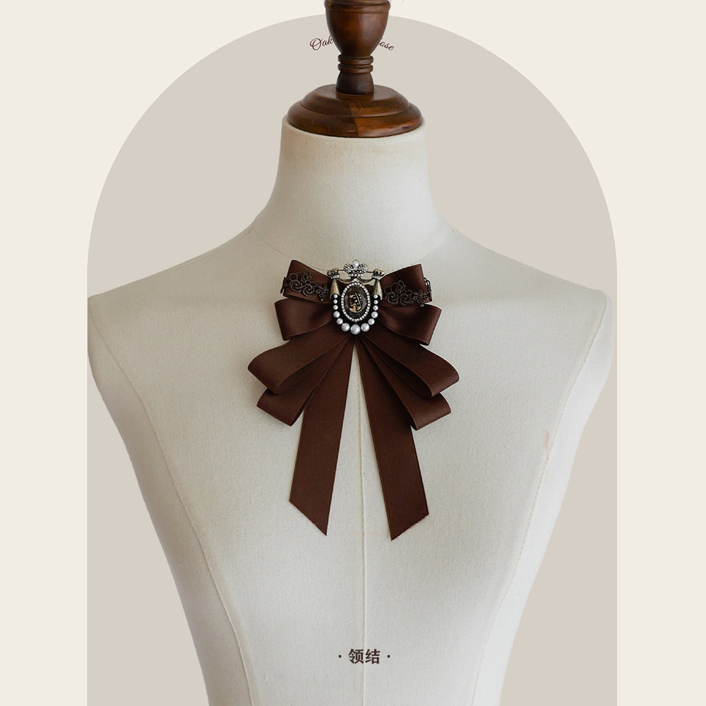Oak Leaf Rose Autumn Winter Suit Set Embroidered Bustier