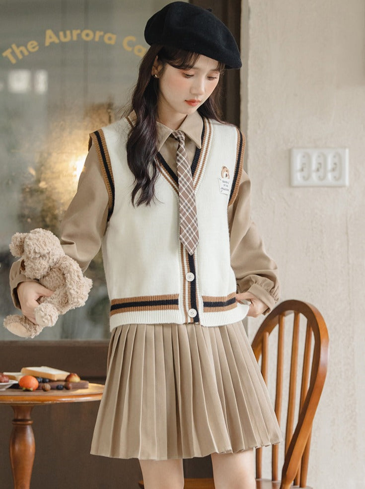 College-Strickhemd mit Plissee und Weste