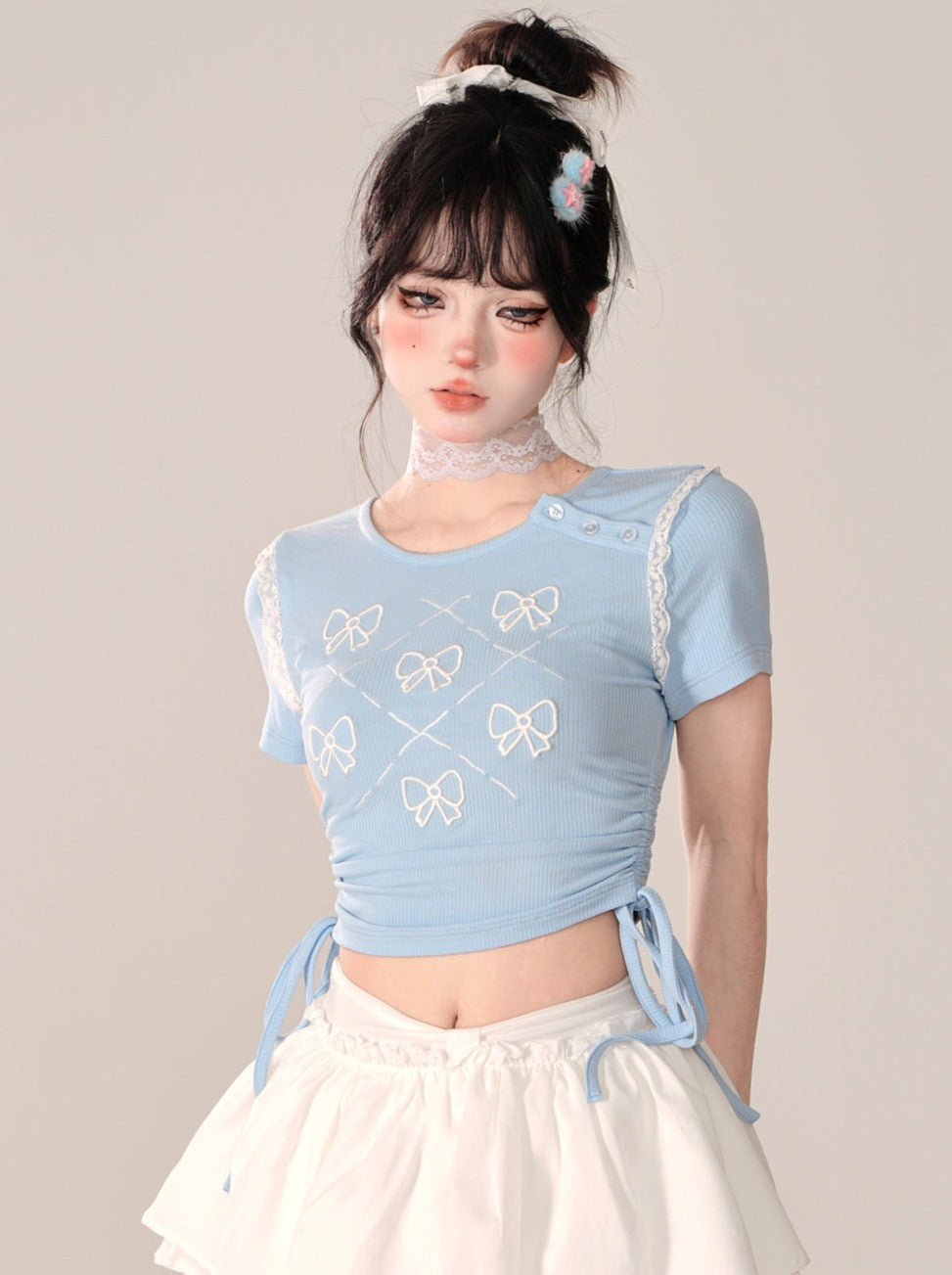Süßes, schmales Top mit Schleife und kurzer Passform