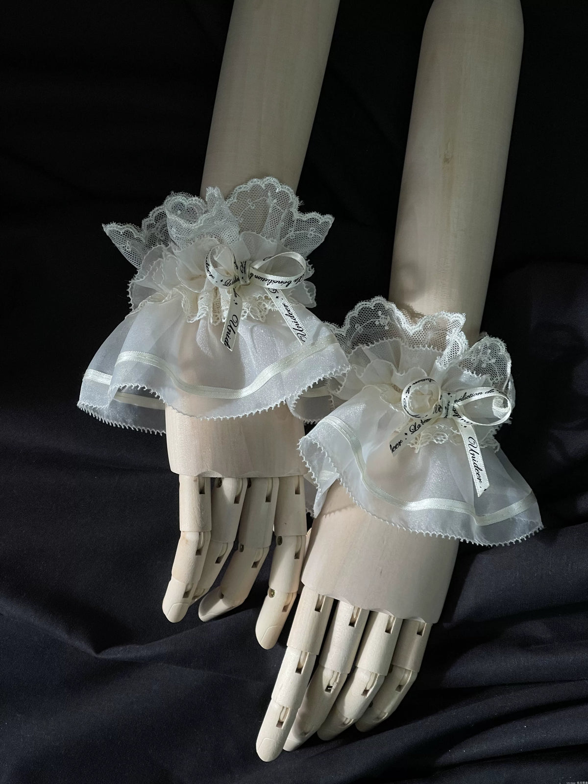 Beige Short Wrist Cuffs from Unideer's Butterfly Orchid Note collection