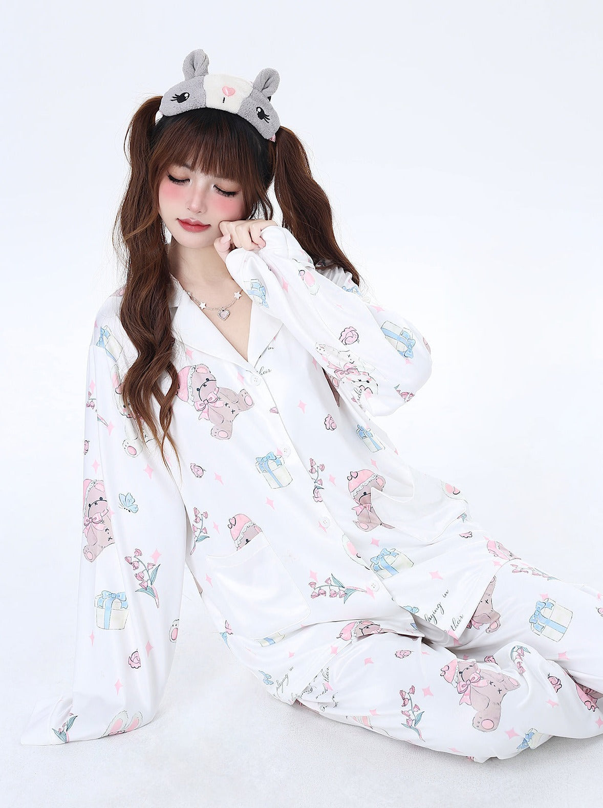 Süßer Pyjama Schlafbär