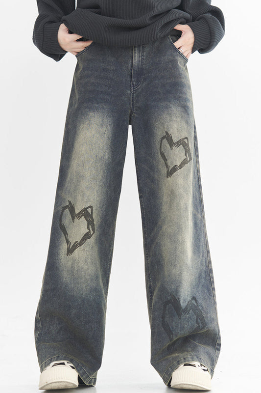 Street-Jeans im Herz-Print-Stil