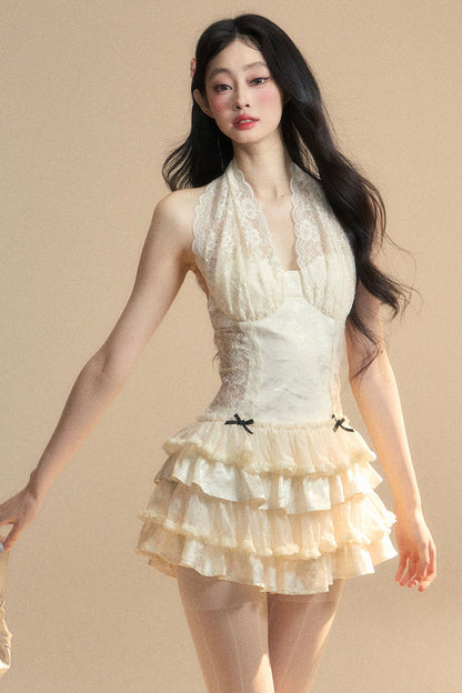 Süßes Neckholder-Spitzenkleid