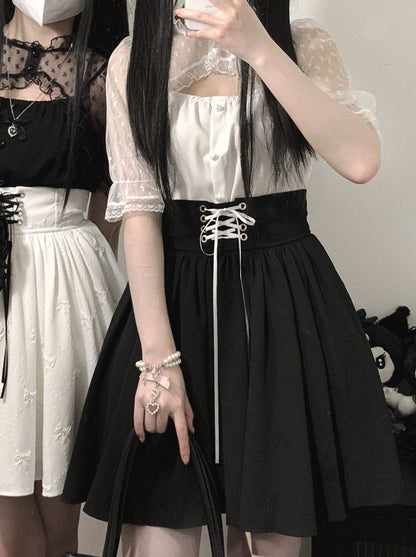 Hoch taillierter Jacquard-Rock mit Bändern