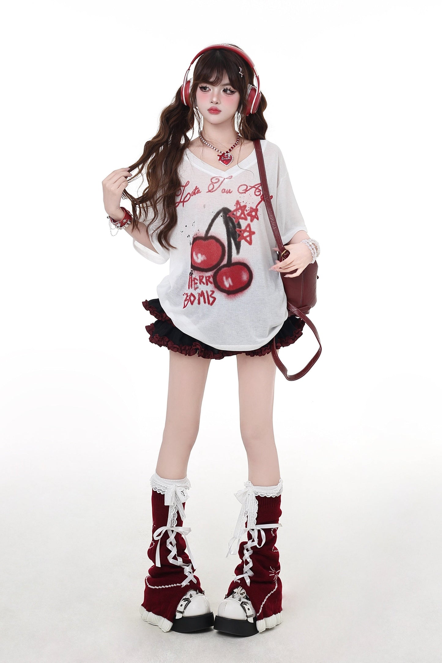 Süßes, cooles T-Shirt mit Kirschkragen