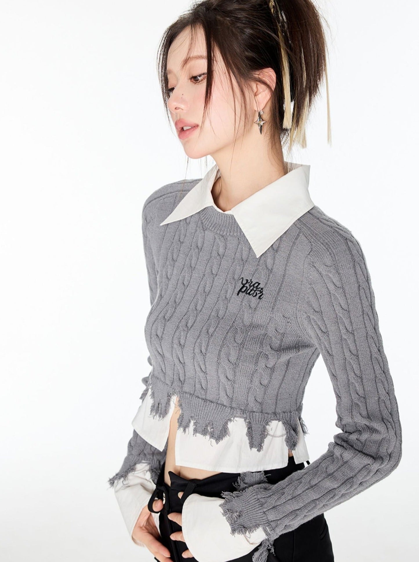 カレッジスタイルのショートダメージデザインシャツ