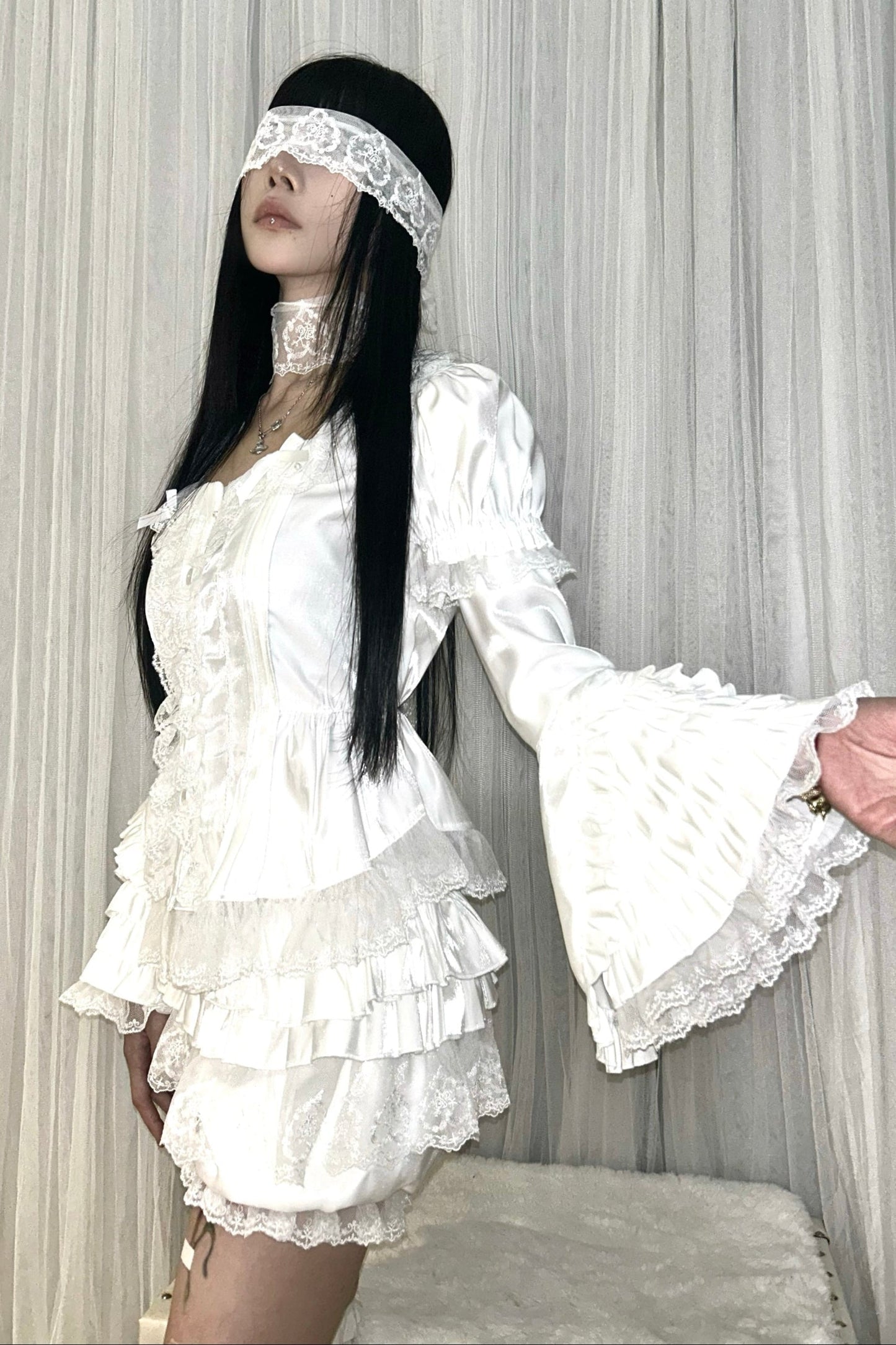 Square Top Shine Neck Sleeve