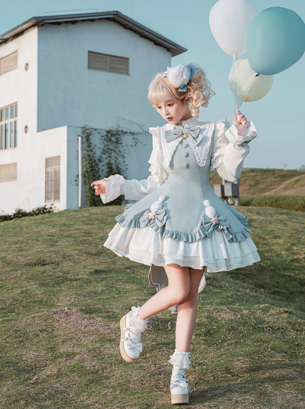 Süßes Lolita-Kleid. Magisches Reservat-Mädchen, mädchenhaft