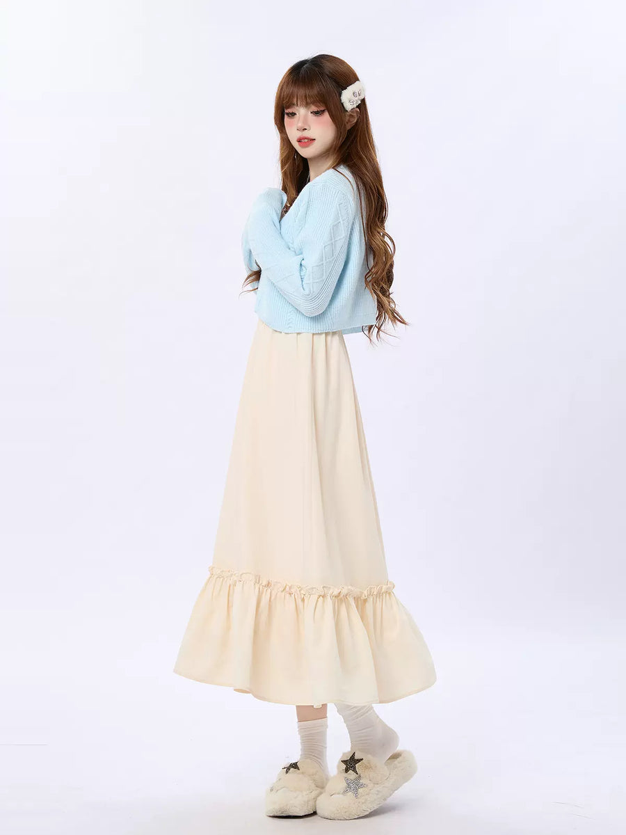 Cardigan à bretelles en tricot à volants et cœur + robe à boucle