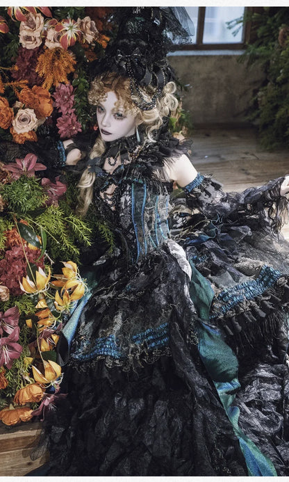 Moss Bone Butterfly layered Gothic Lolita runway styling