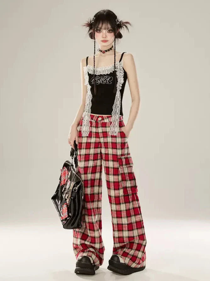 Rote Freizeithose mit Karomuster