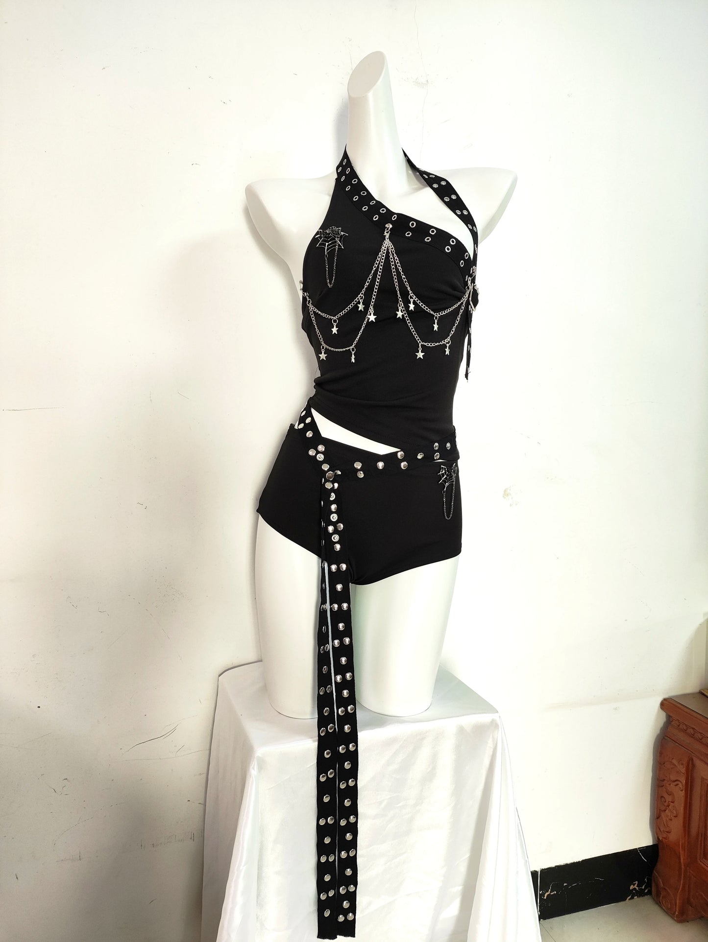 Gothic Punk Double-Sided Rivet Long Belt Outfit