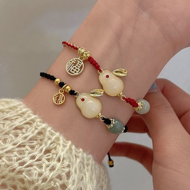 Kaninchen-String-Halskette mit Perlen